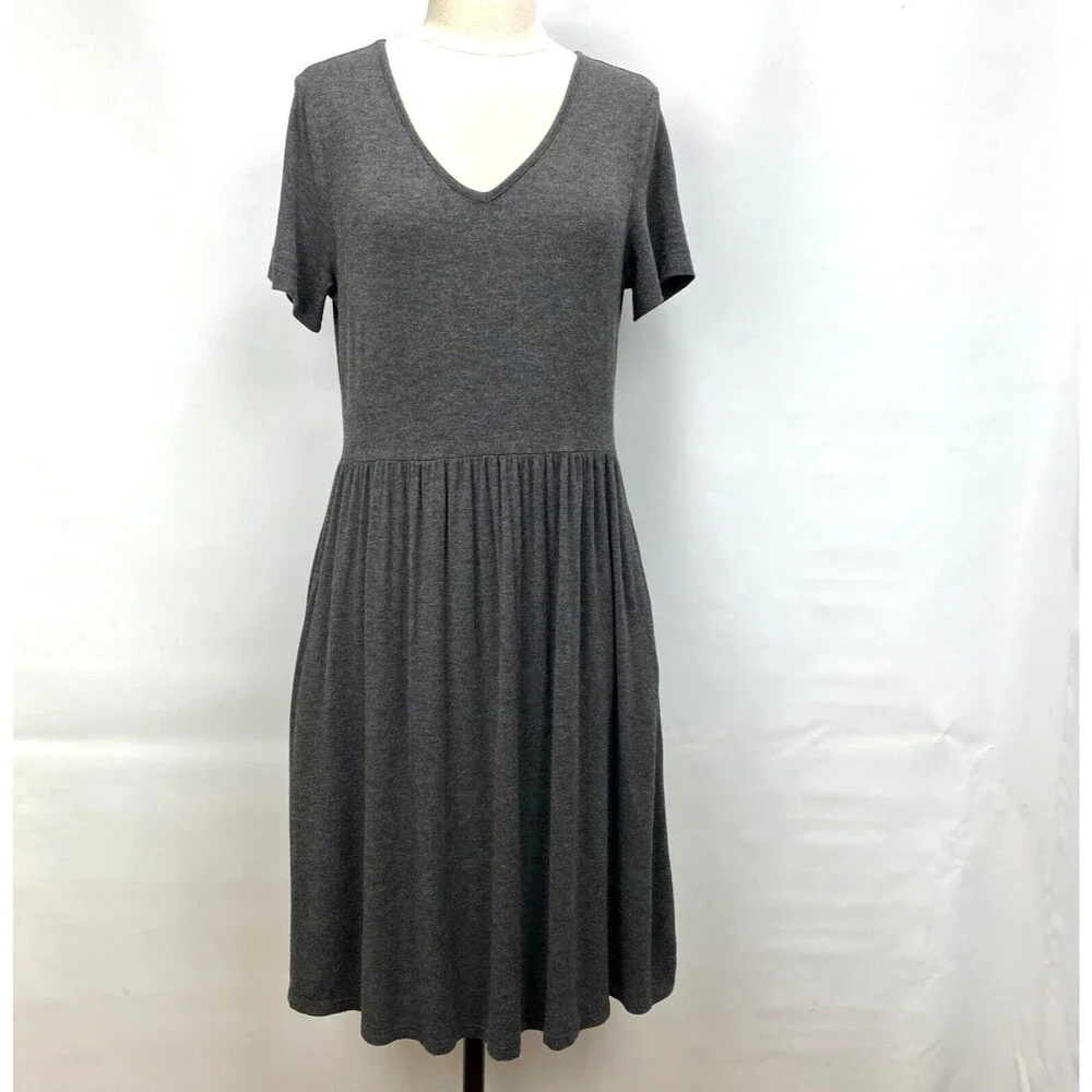 DB Moon Womans Gray Knit Dress Medium Fit N Flare Pockets Boho Peasant Casual